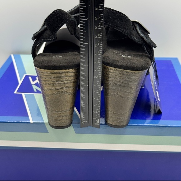 White Mountain Cherub Clogs 6M | Black Suede Wood Heel Sandals NIB - Picture 4 of 7